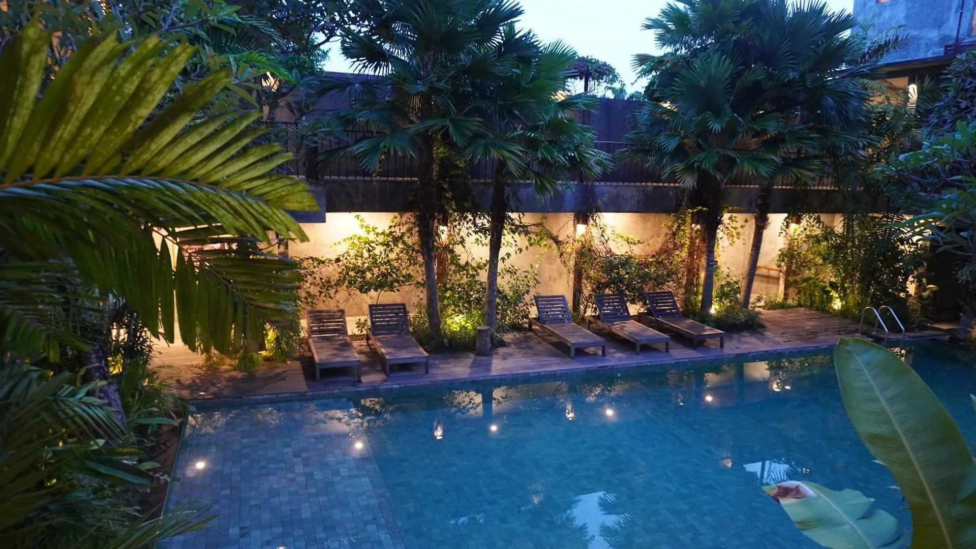 Purana Suite Ubud 5*, ウブド インドネシア