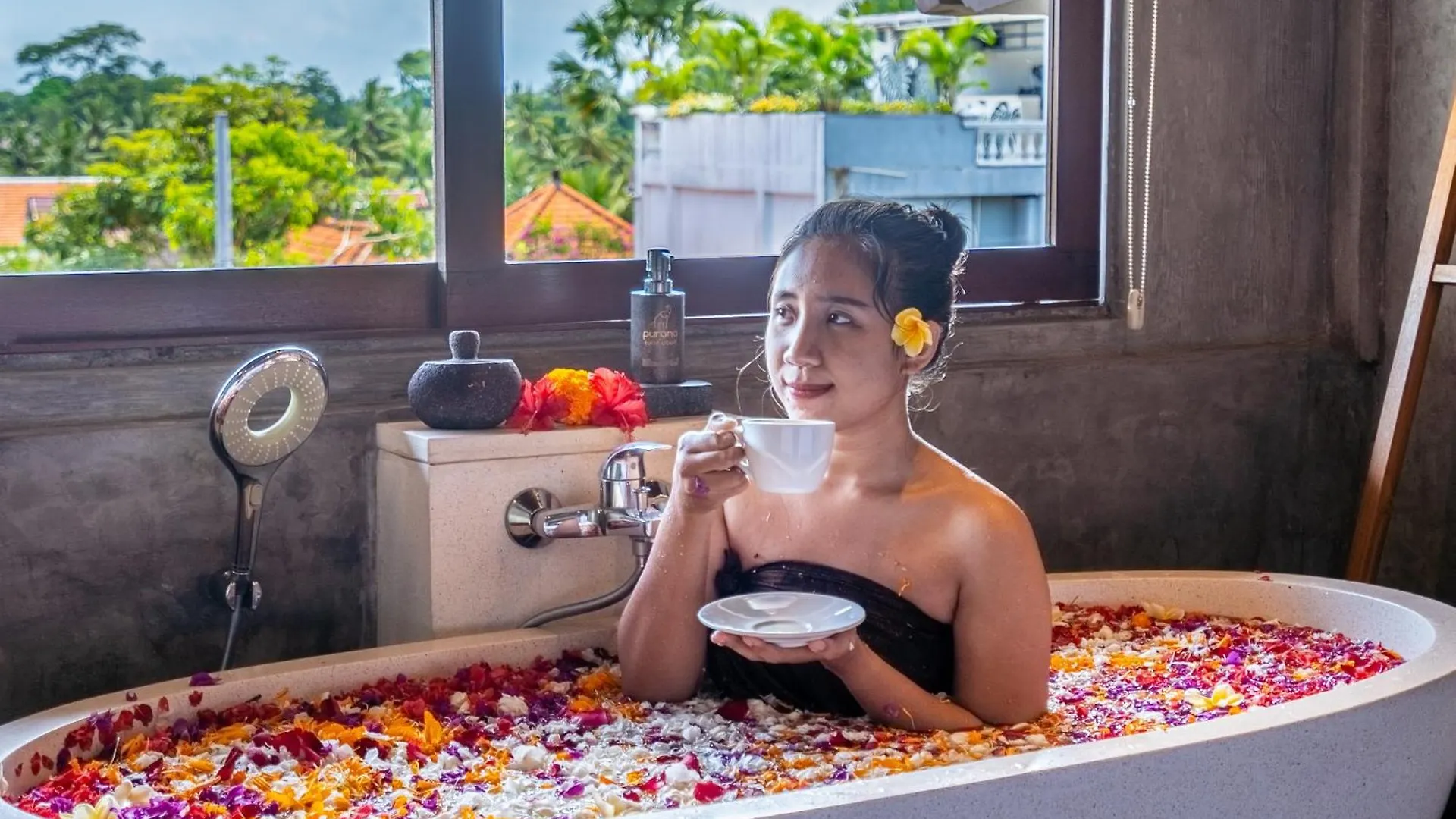 Purana Suite Ubud Hotel