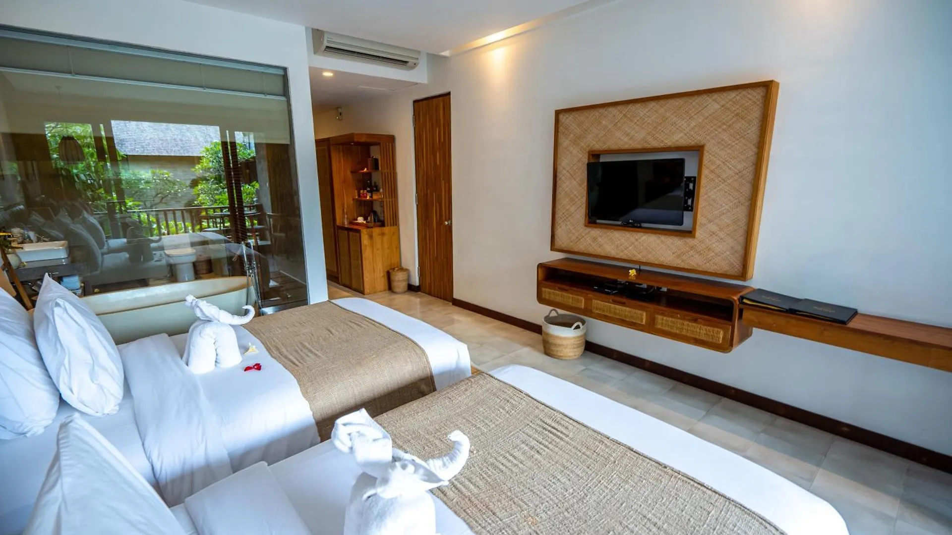 Purana Suite Ubud ウブド