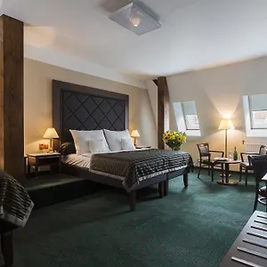 William Otel Prag