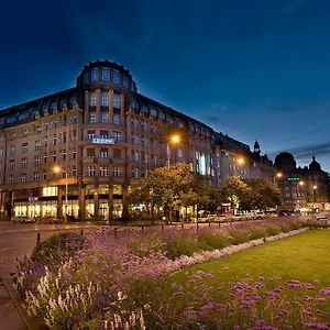 Ea Rokoko Otel Prag
